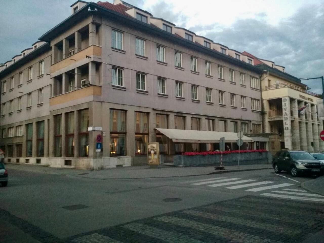 Hotel Národný dom Banská Bystrica Esterno foto